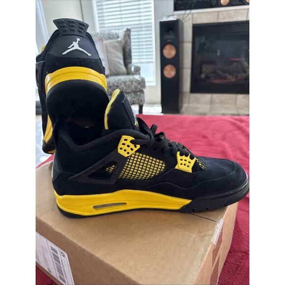 SIZE 13 Jordan Air Jordan 4 Retro Thunder Black/Yellow DH6927-017 Men\'s Sneaker main image 4